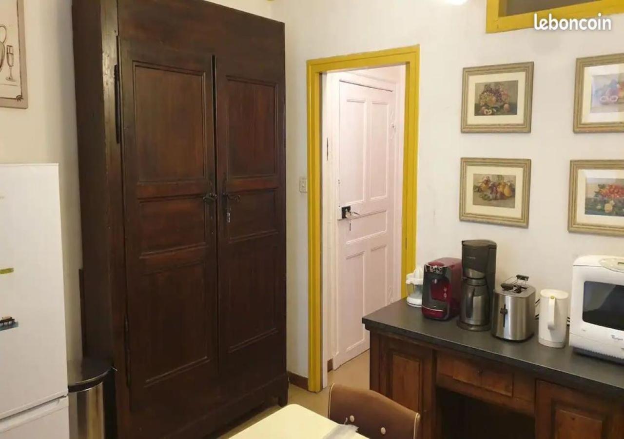 Grand Appartement De Charme Avec Parking Prive Florac Luaran gambar