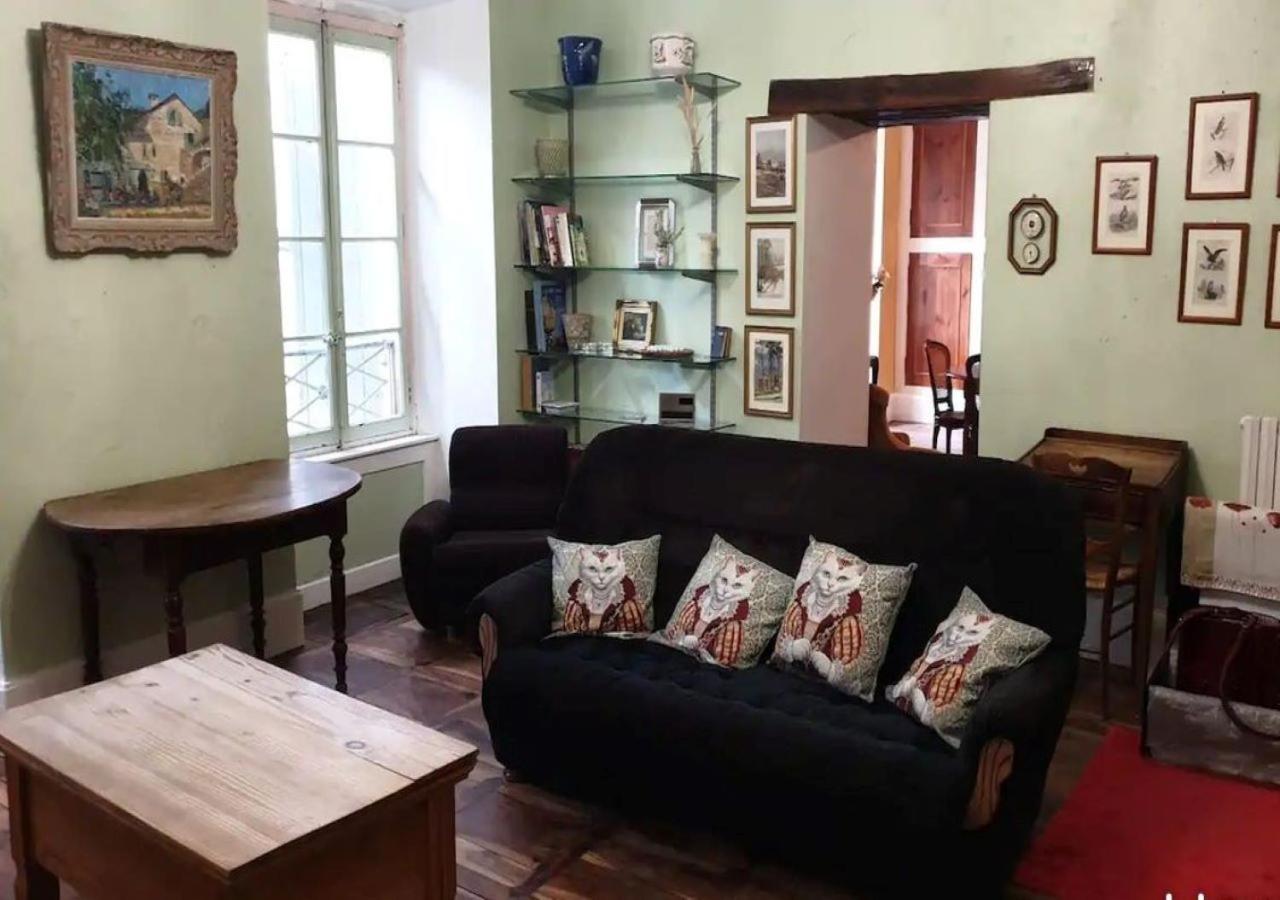 Grand Appartement De Charme Avec Parking Prive Florac Luaran gambar